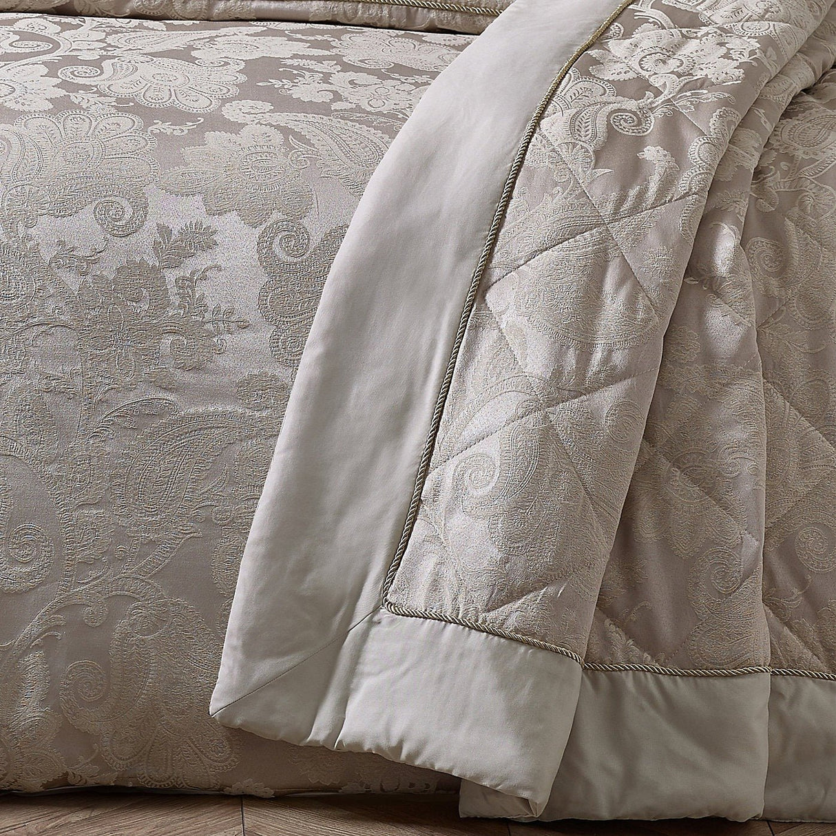 Catherine Lansfield Opulent Jacquard Bedspread Champagne Gold 240x260cm - BED SPREADS/COVERS/QUILTS - Beattys of Loughrea