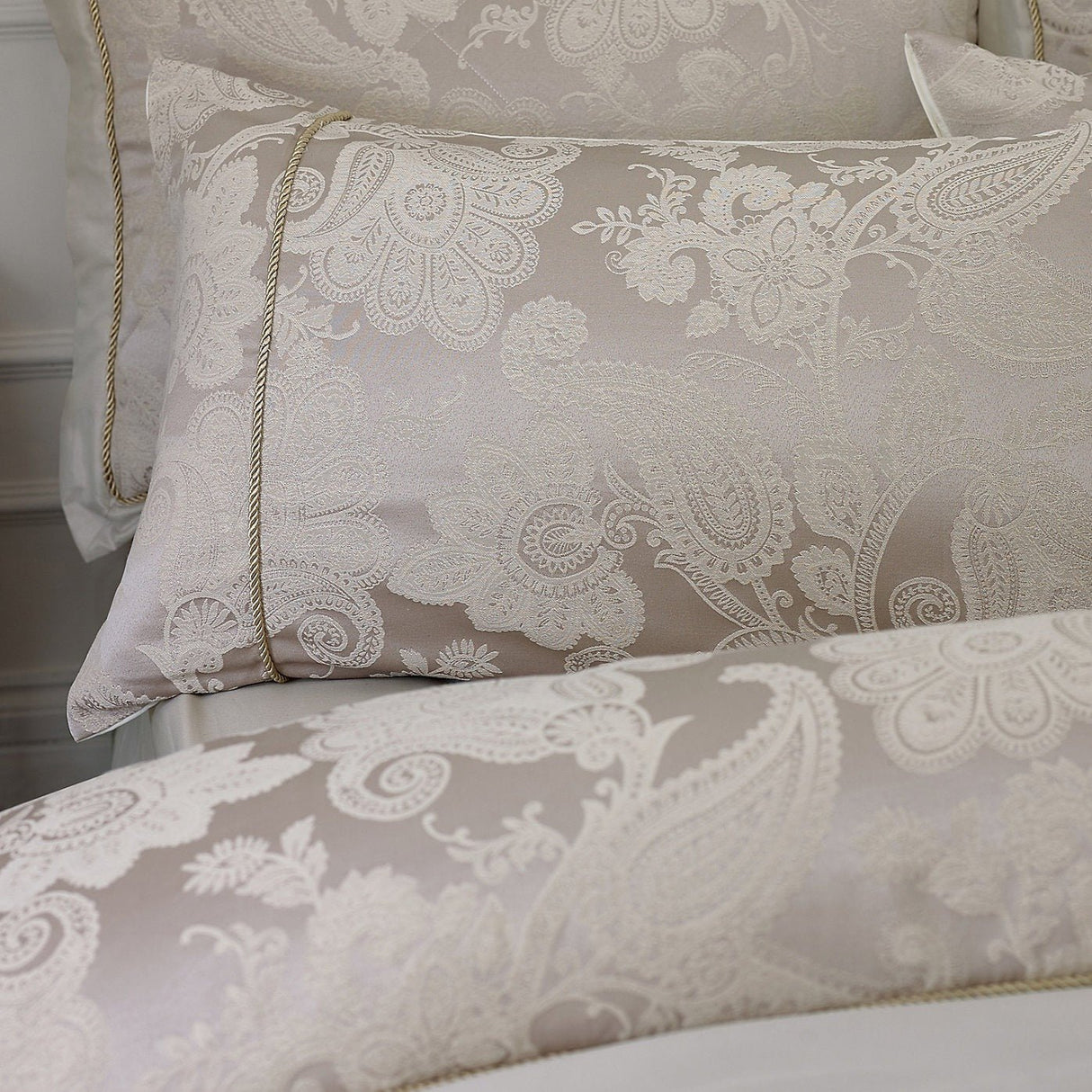 Catherine Lansfield Opulent Jacquard Duvet Set Champagne Gold - Double - DUVET COVERS - Beattys of Loughrea