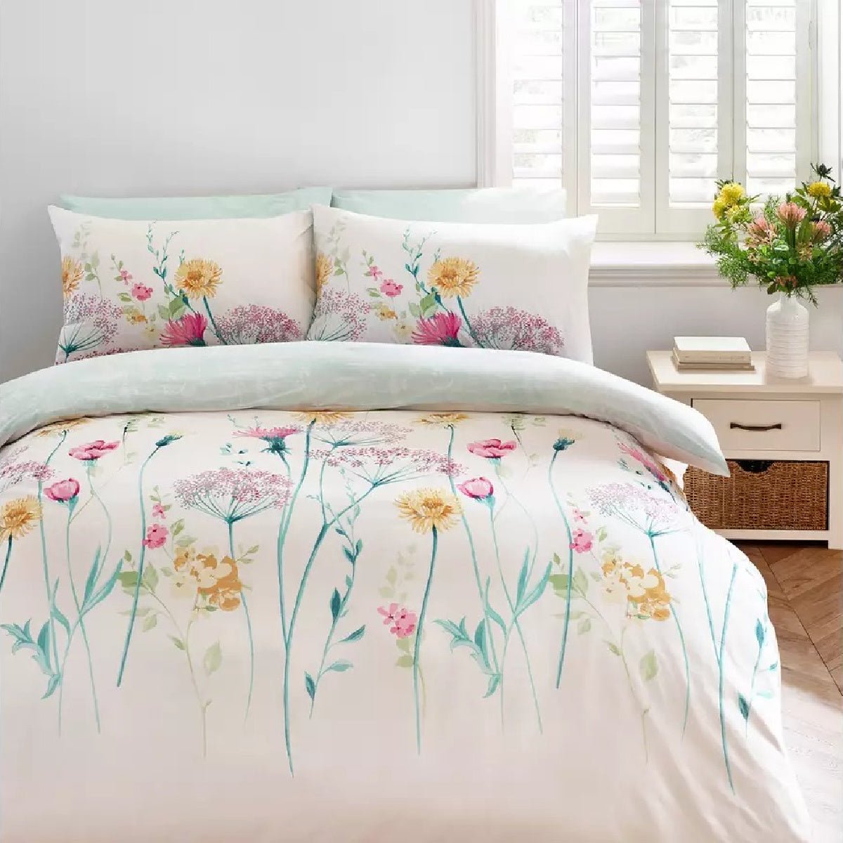 Catherine Lansfield Meadowsweet Floral Duver Cover Set – Kingsize - Beattys of Loughrea | www.beattys.ie