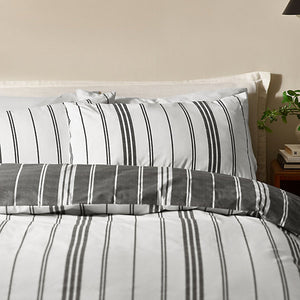 Catherine Lansfield Harbour Stripe Reversible King Duvet Cover Set with Pillowcases Black