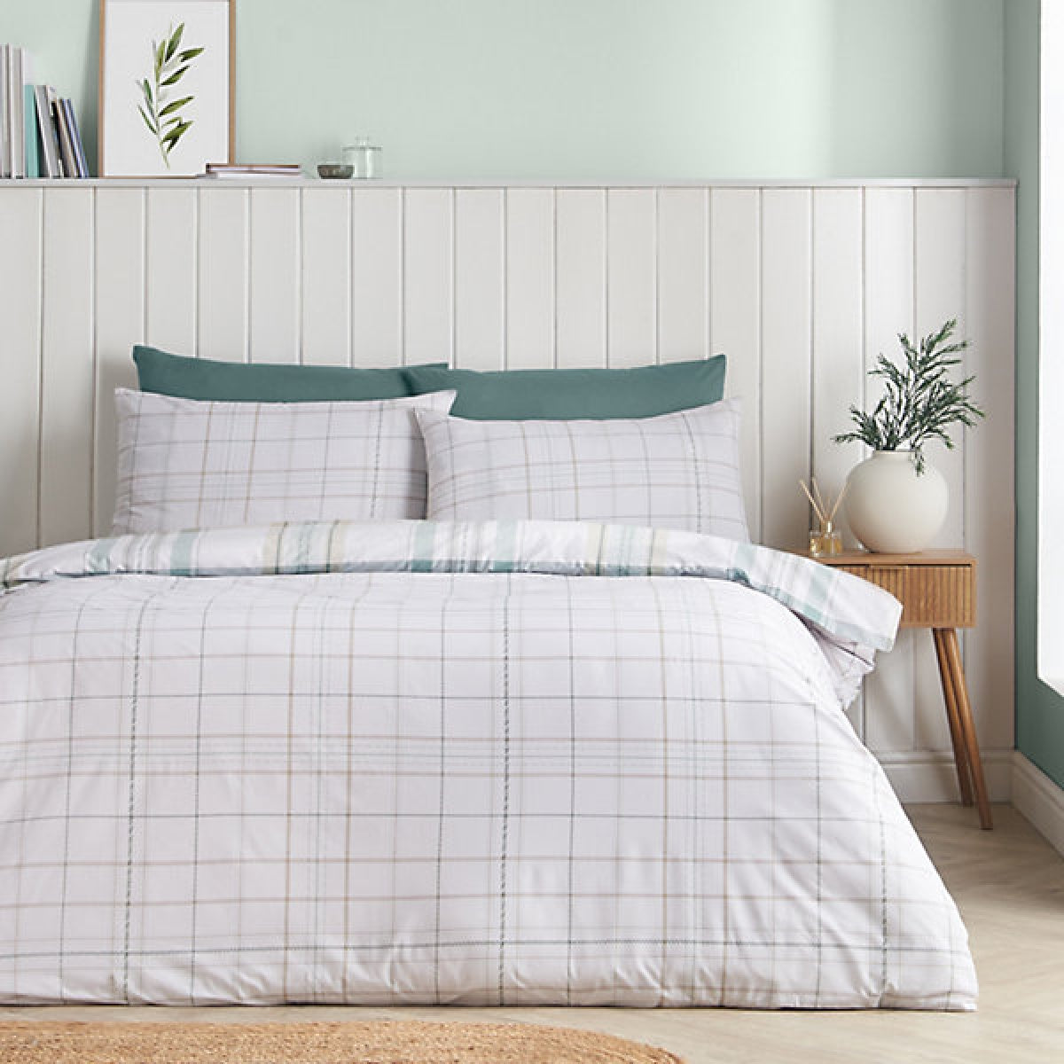 Catherine Lansfield Cartmel Check Reversible King Duvet Cover Set with Pillowcases Soft Green