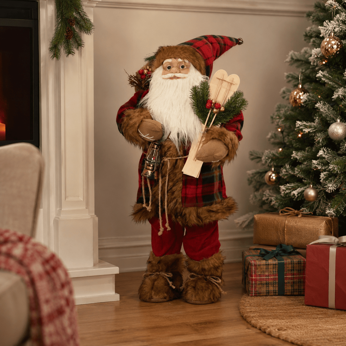Stehende Weihnachtsmann-Deko mit Laterne und Skiern 80 cm – Beattys of Loughrea