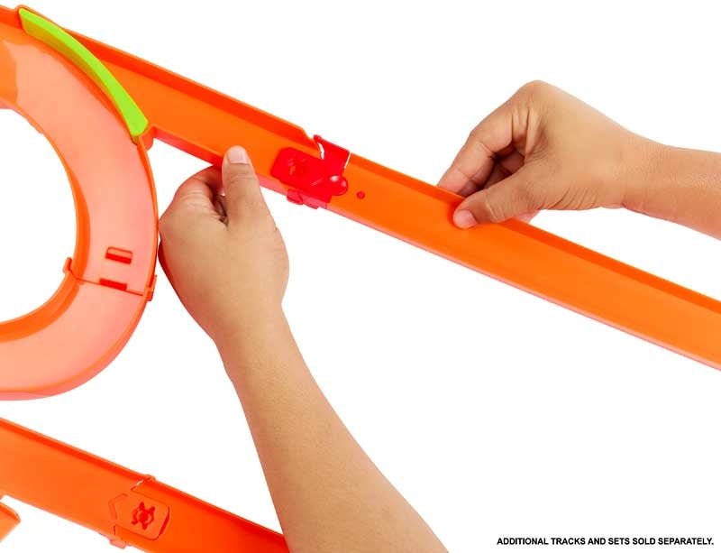 Hot Wheels Stunt Tracks Mid - air Crash - CARS/GARAGE/TRAINS - Beattys of Loughrea