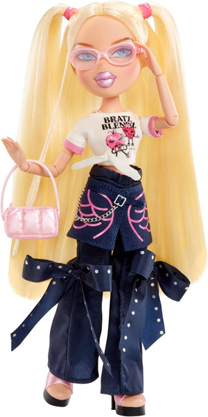 Bratz Stylin' Cloe - Fashion Doll with Customisable T-Shirt - Beattys of Loughrea | www.beattys.ie