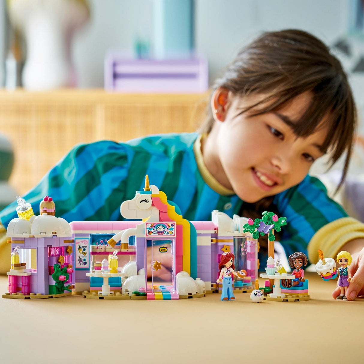 Lego 42684 Unicorn Dream Café - Beattys of Loughrea | www.beattys.ie