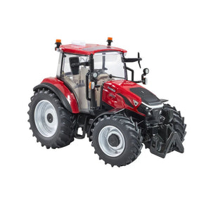 Britains Case Farmall 120C Tractor - FARMS/TRACTORS/BUILDING - Beattys of Loughrea