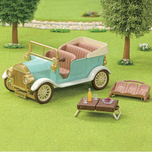 Sylvanian Families Classic Family Car 5868 - SYLVANIAN / BEANIE BABIES - Beattys of Loughrea