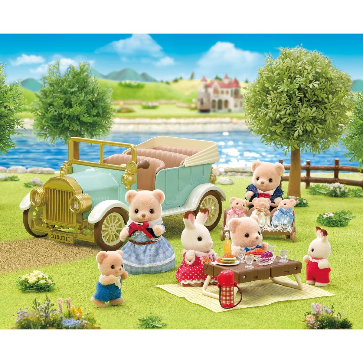 Sylvanian Families Classic Family Car 5868 - SYLVANIAN / BEANIE BABIES - Beattys of Loughrea