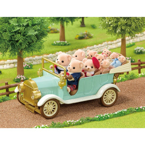 Sylvanian Families Classic Family Car 5868 - SYLVANIAN / BEANIE BABIES - Beattys of Loughrea