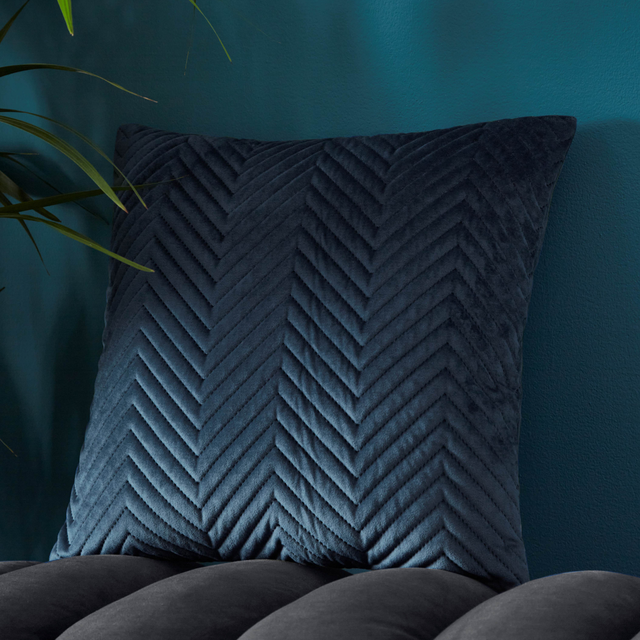PINSONIC FILLED CUSHION NAVY 43X43CMS XPINVEL43KF