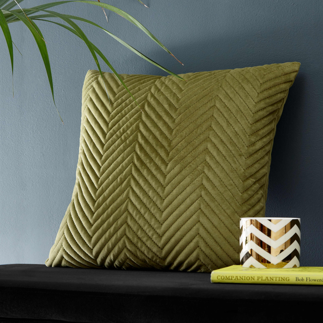 PINSONIC FILLED CUSHION OLIVE 43X43CMS XPINVEL43DF