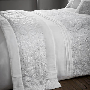 ROUEN QUILTED RUNNER WHITE 50X220CMS PROURN