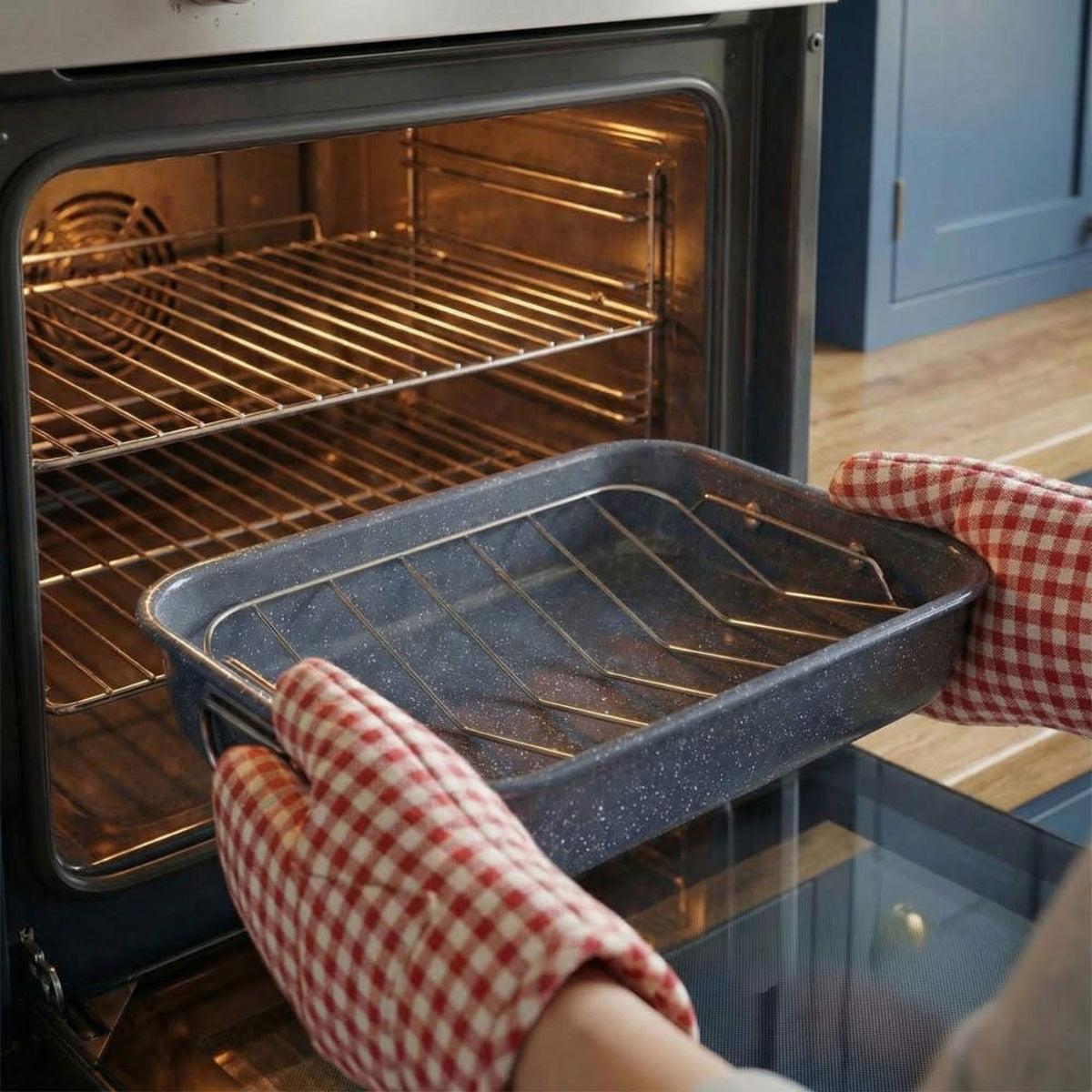 Russell Hobbs Nightfall 34cm Roaster & Rack