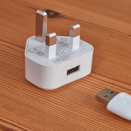 USB Plug Adapter, UK - XMAS LANTERNS/ BOTTLES - Beattys of Loughrea