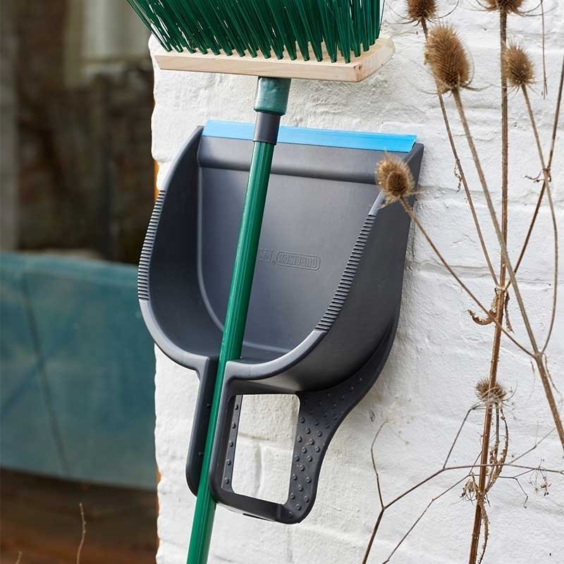 Yard Step - On Dustpan - CLEANING SWEEPNG BRUSH/BROOM/DUSTPAN - Beattys of Loughrea