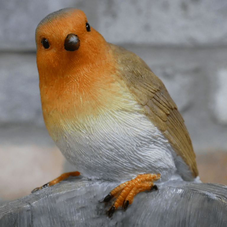 Robin on Stump Birdfeeder - ORNAMENTS - Beattys of Loughrea