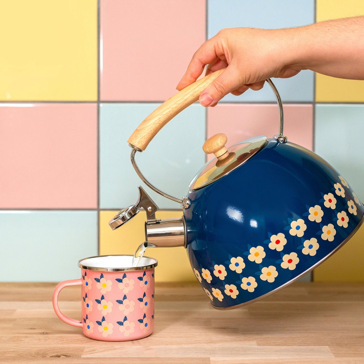 2.5L Whistling Kettle Stainless Steel – Midnight Navy - S/S STOVE TOP KETTLES - Beattys of Loughrea