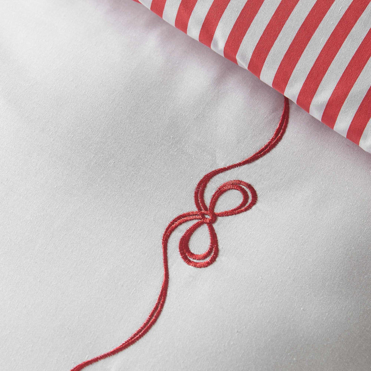 Bow Embroidery White / Red Duvet Cover Set - King