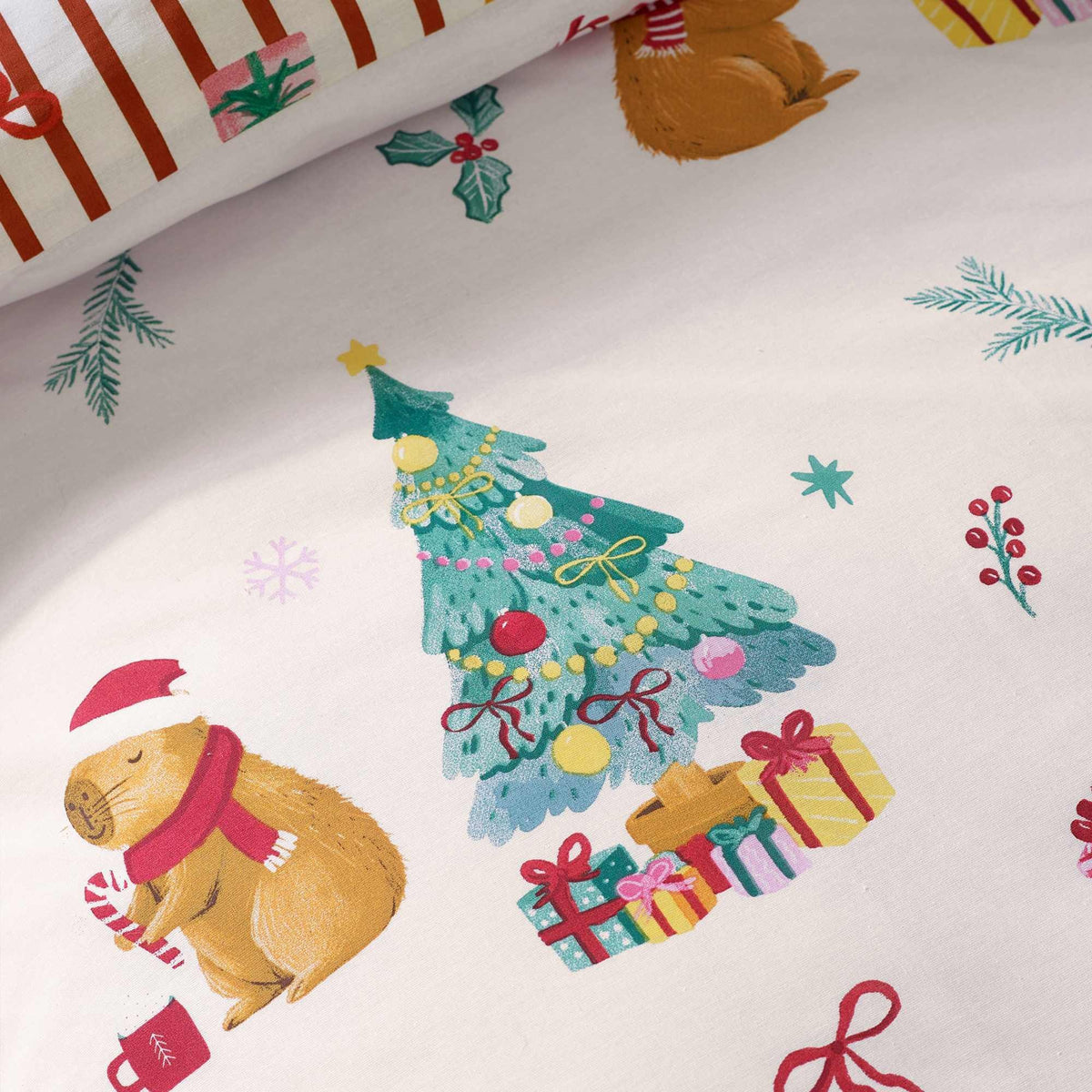Capy Christmas Cream Duvet Cover Set - Double