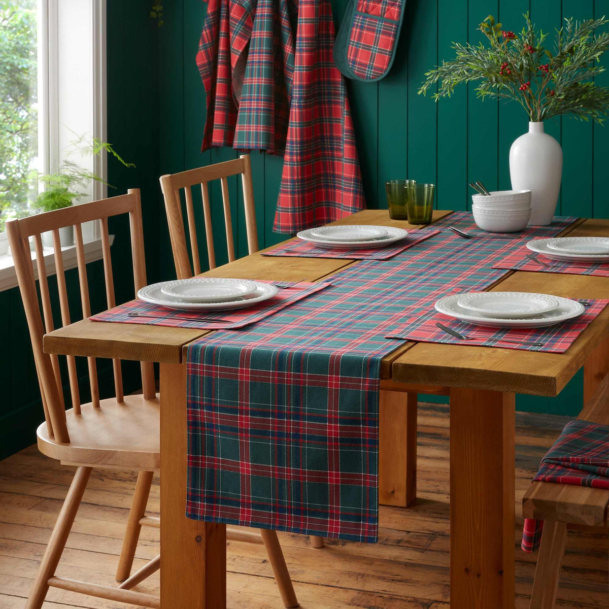 Tartan Check Red / Green Table Runner