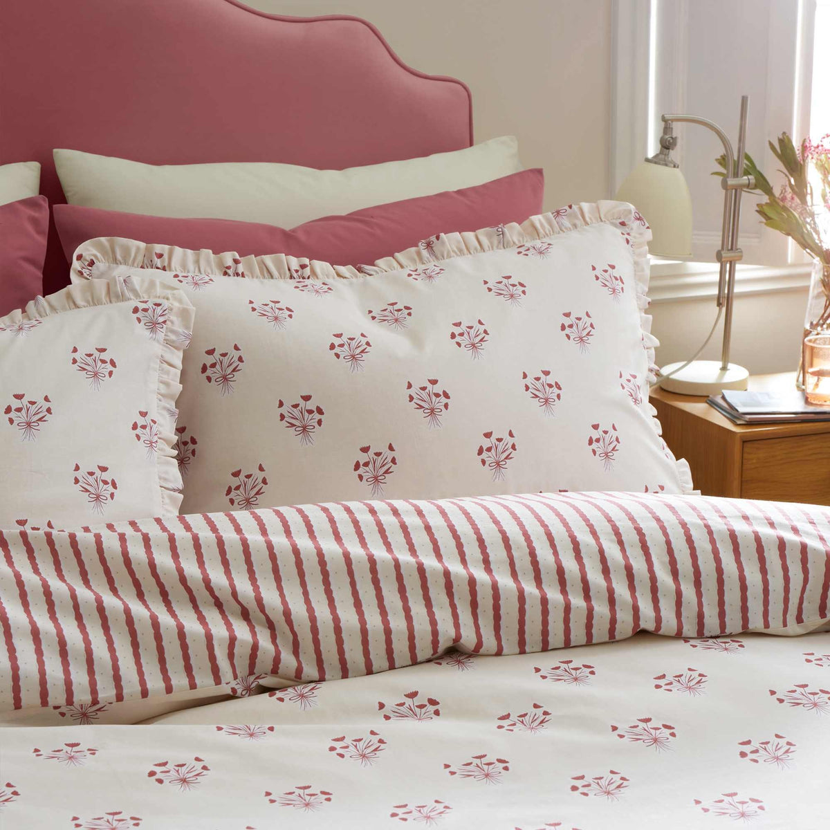 Hand Gathered Posy Cream / Red Duvet Cover Set - Double