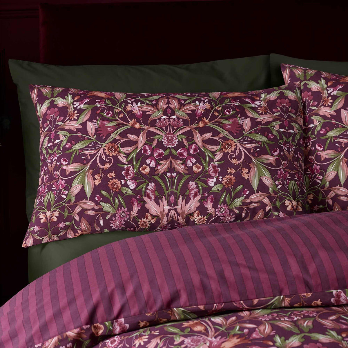 Richmond Plum Duvet Cover Set - Super King