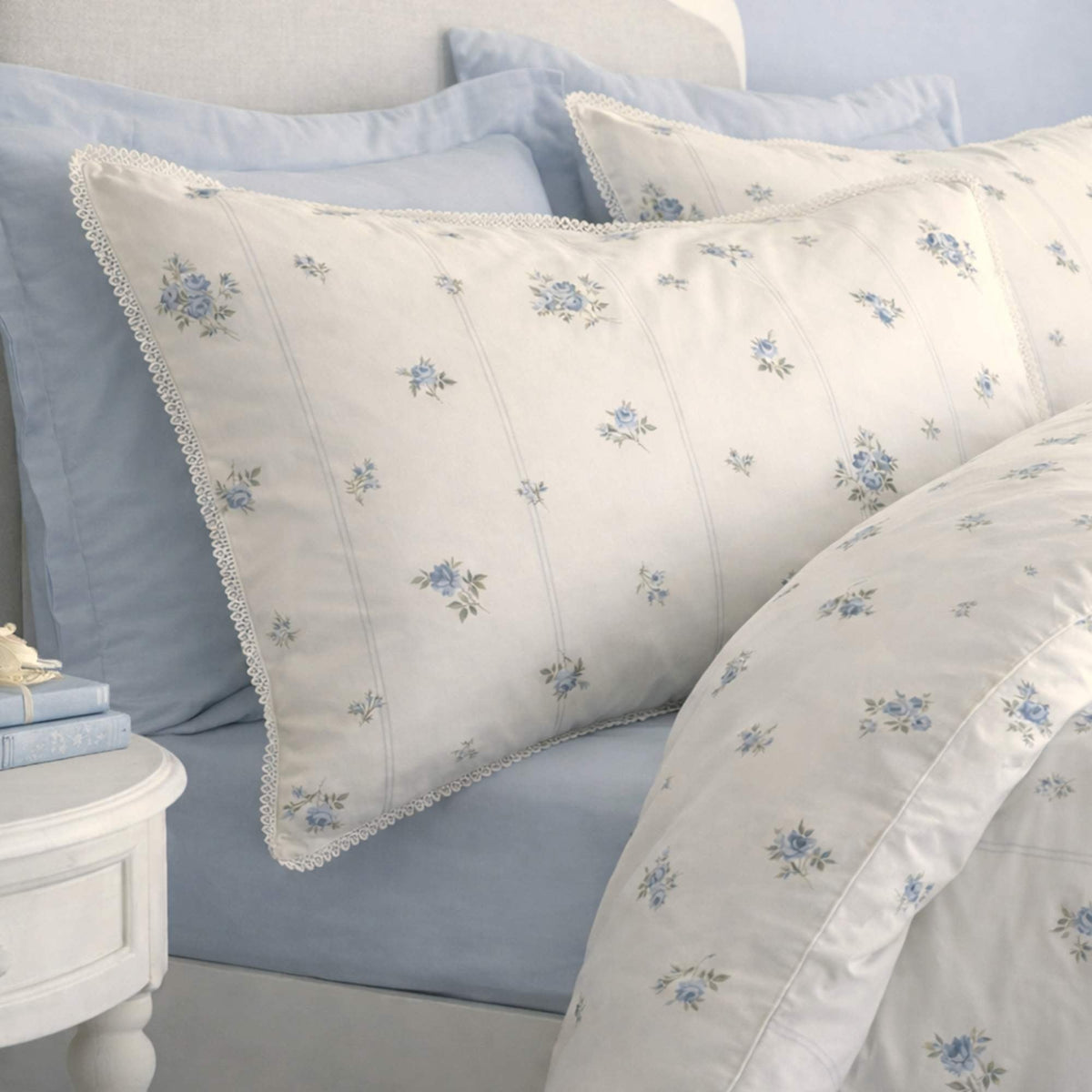 Vintage Rosebud Lace Blue Duvet Cover Set - King