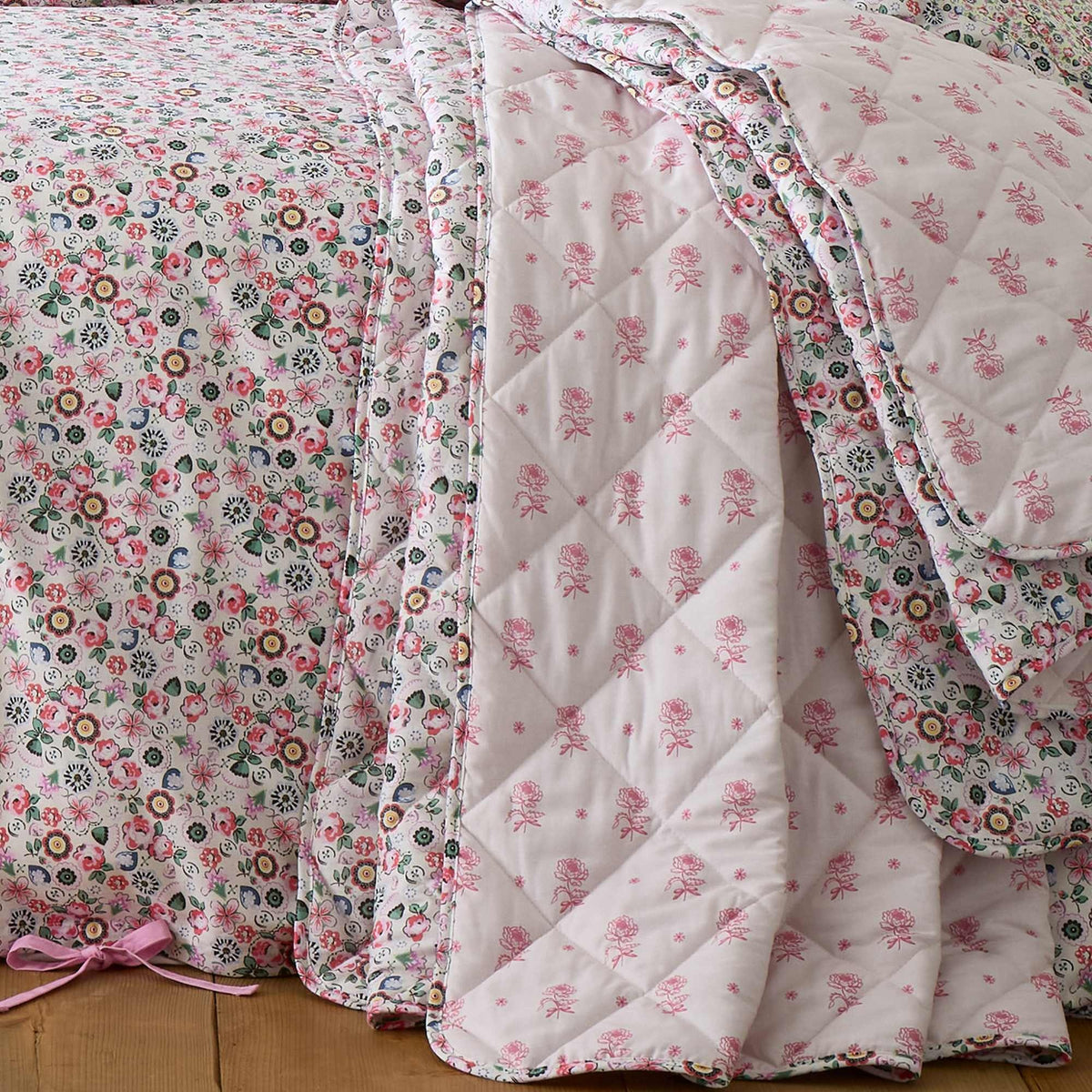 Pearly Queen Ditsy Pink Bedspread