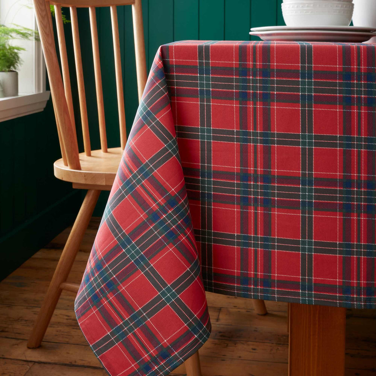 Tartan Check Red / Green Tablecloth