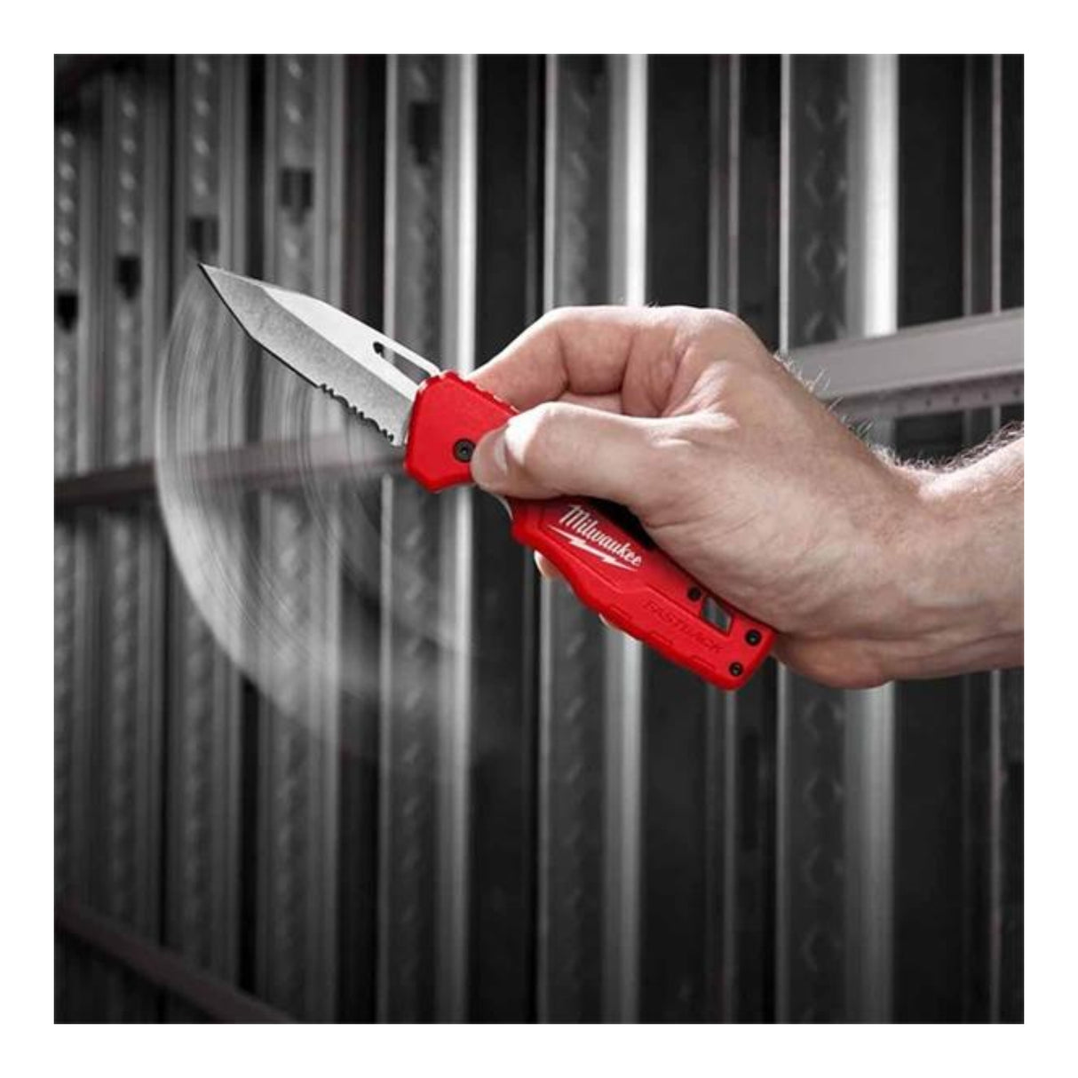 Milwaukee FASTBACK 5-in-1 Folding Knife 4932492454 - KNIVES / PENKNIFES - Beattys of Loughrea
