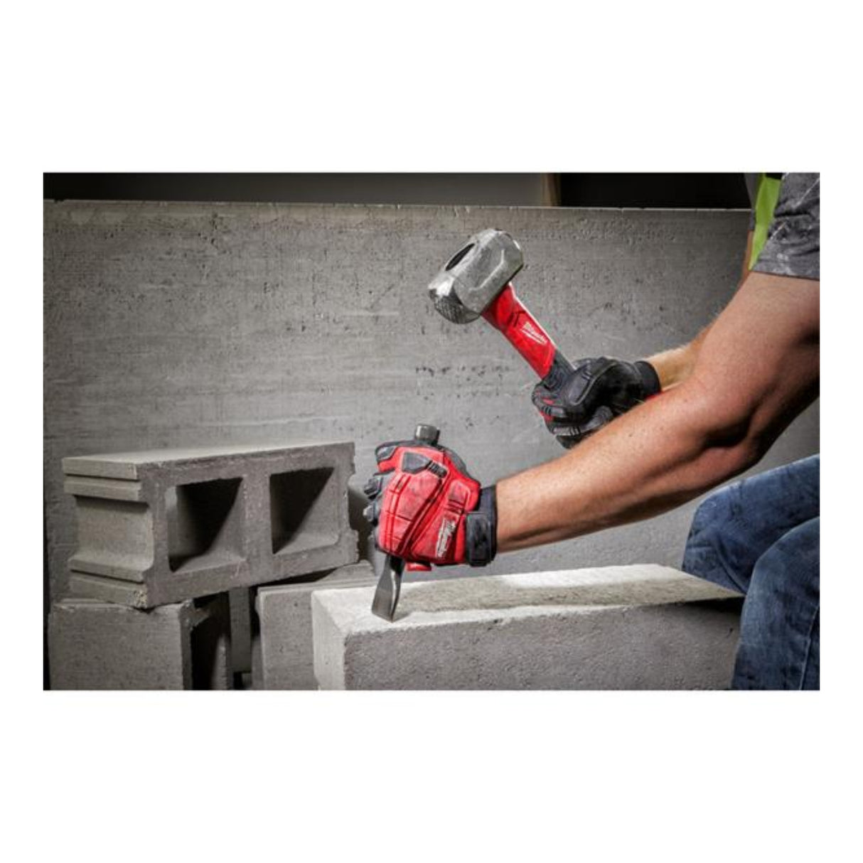 Milwaukee 1.36kg Club Hammer 4932478255 - HAMMERS/HANDLES - Beattys of Loughrea