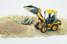 Bruder Small Caterpillar Wheel Loader - Beattys of Loughrea | www.beattys.ie