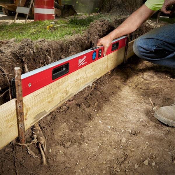 Milwaukee Redstick 120cm Digital Level - 4933471979 - LASER LEVELS - Beattys of Loughrea