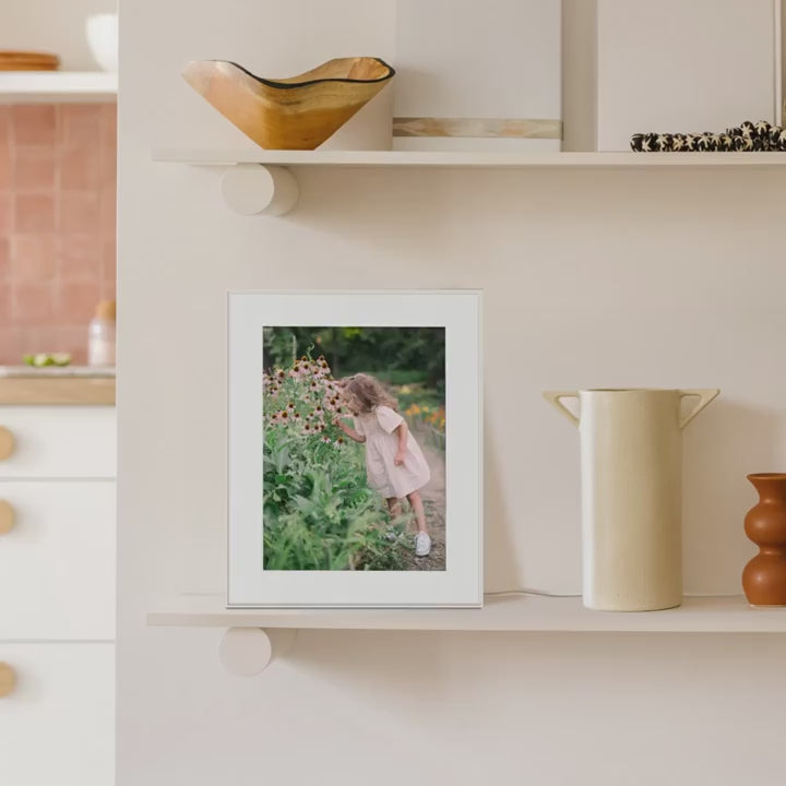 Aura Walden 15" Digital Photo Frame – Clay with Paper Mat | AF115-MWHT
