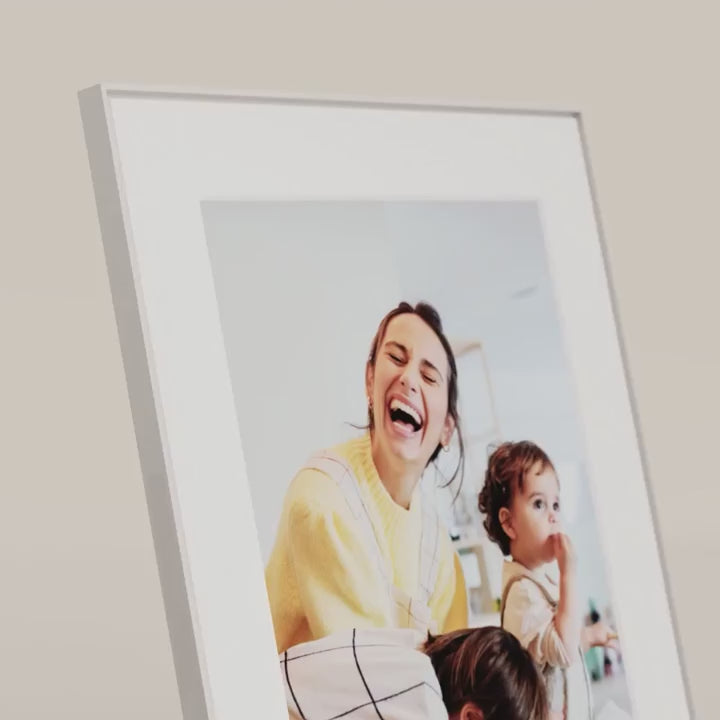 Aura Walden 15" Digital Photo Frame – Clay with Paper Mat | AF115-MWHT