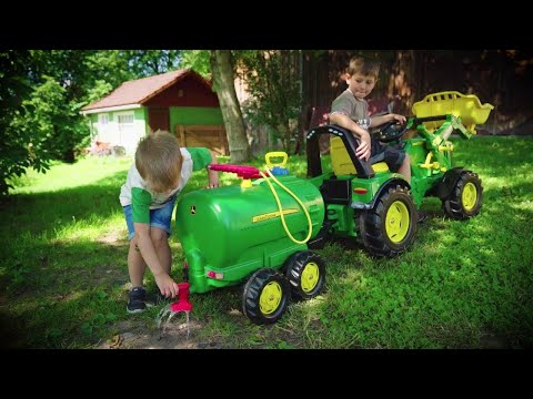 Rolly John Deere Water Tanker with Pump