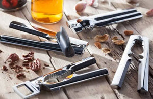 Stellar Chrome Garlic Press - KITCHEN HAND TOOLS - Beattys of Loughrea