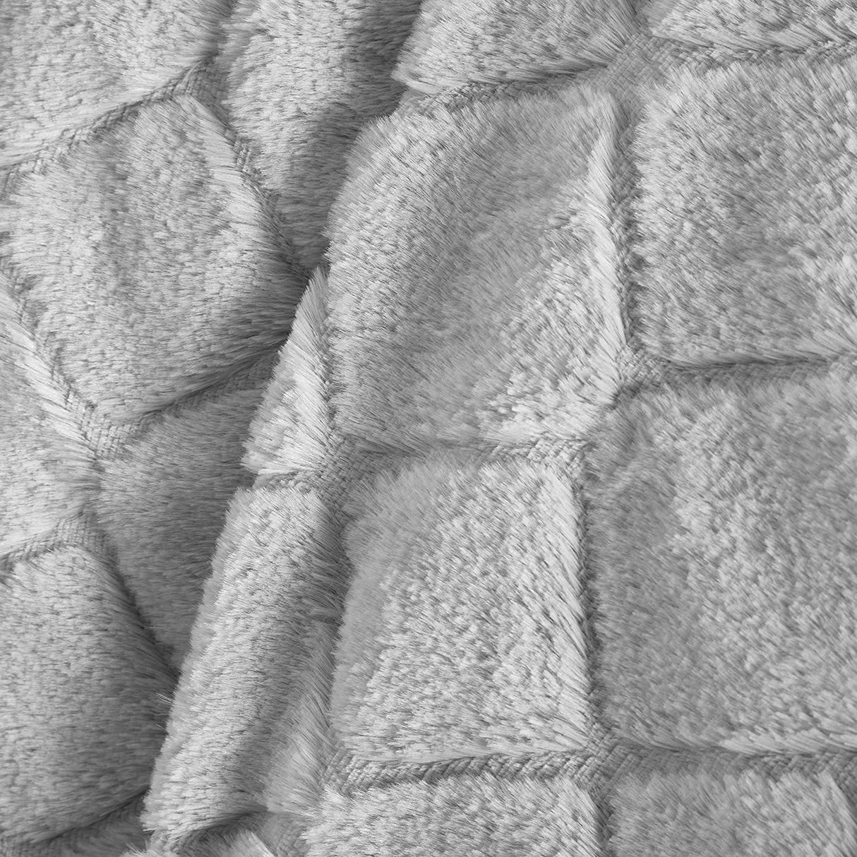 Catherine Lansfield Cosy Diamond Throw in Silver 130 x 170cm - THROWS/BLANKETS - Beattys of Loughrea