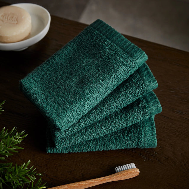 Catherine Lansfield Quick Dry Cotton 4pk Face Cloths Forest Green - TOWELS FACECLOTHS - Beattys of Loughrea
