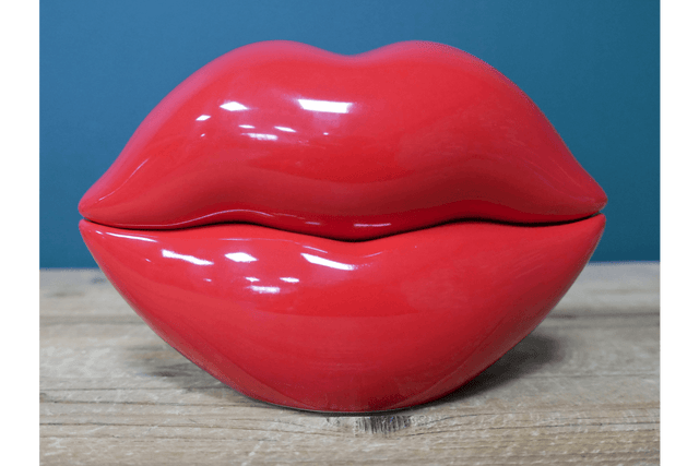 Red Lips Ornament - ORNAMENTS - Beattys of Loughrea