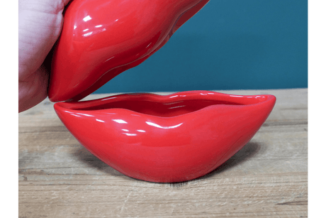 Red Lips Ornament - ORNAMENTS - Beattys of Loughrea
