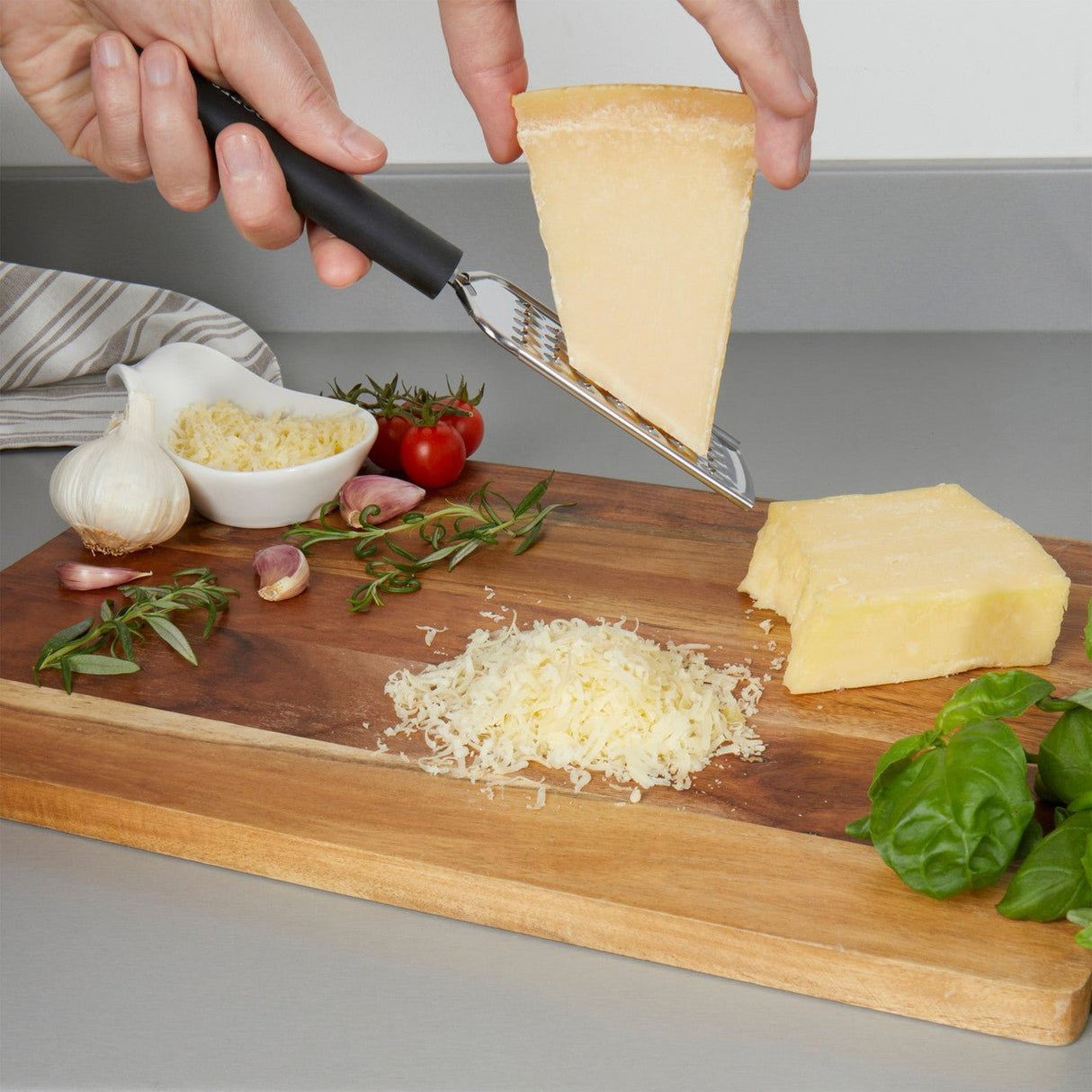 Progress Shimmer Green Grater - KITCHEN HAND TOOLS - Beattys of Loughrea