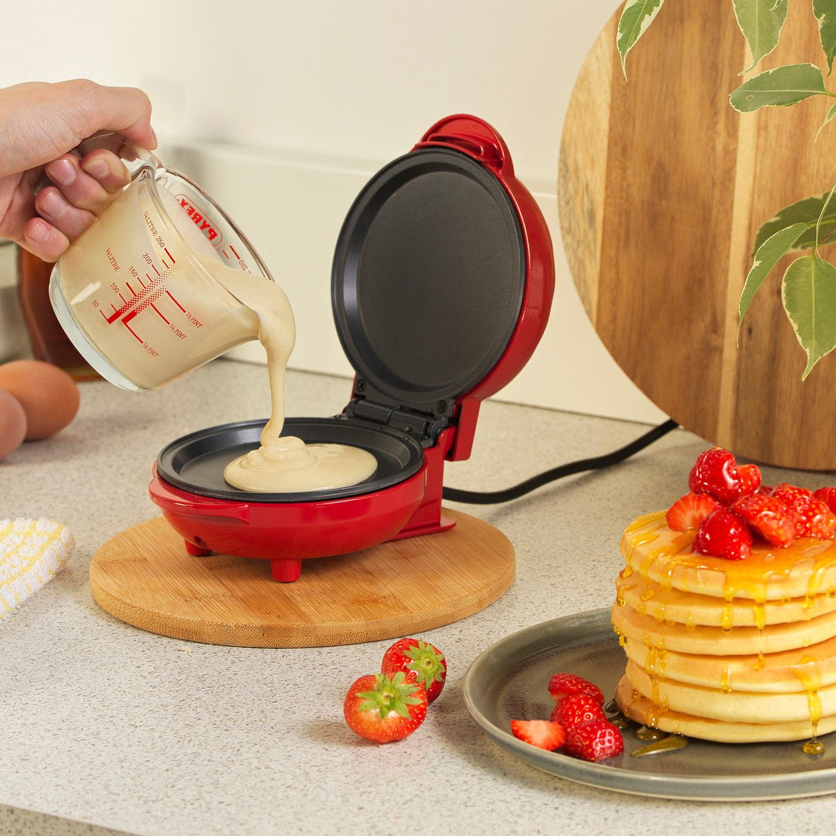 Giles & Posner Red Mini Snack Maker - SANDWICH MAKER - Beattys of Loughrea