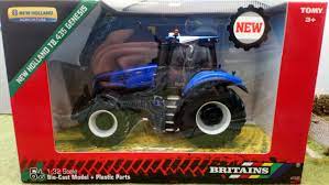 1:32 Britains New Holland T8.435 Genesis - FARMS/TRACTORS/BUILDING - Beattys of Loughrea