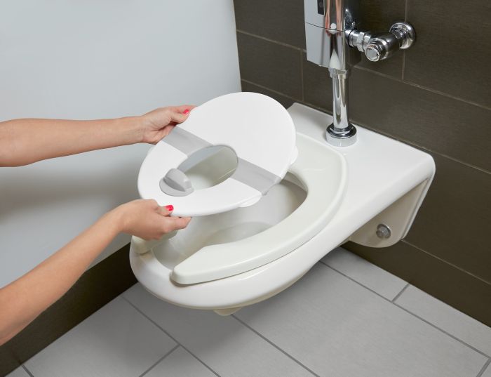 Fisher Price Ready To Go Potty - GENERAL - BLANKETS /BAGS/SAFETY FIRST - Beattys of Loughrea