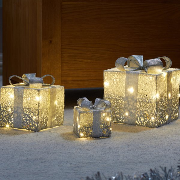 Silver Sparkly Faux Gift Boxes - Set of 3 - XMAS ROOM DECORATION LARGE AND LIGHT UP - Beattys of Loughrea