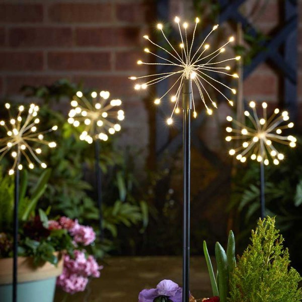 StarBurst Stake Large Battery Operated- Set of 4 - XMAS LIGHTED OUTDOOR DECOS - Beattys of Loughrea