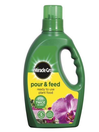Miracle Gro Pour & Feed Plant Food 1 Litre - FERTILISER GRANULAR/SOLUBLE/LIQ - Beattys of Loughrea